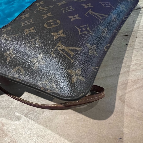 Authentic Louis Vuitton Neverfull MM - Picture 5 of 16